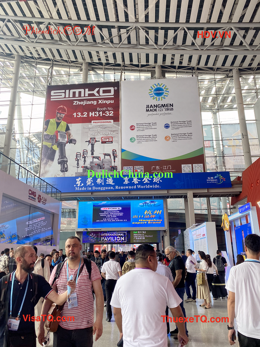 Thuê phiên dịch tháp tùng Canton Fair tìm hiểu sản phẩm mới là 1 trong những mục tiêu của doanh nghiệp Việt.